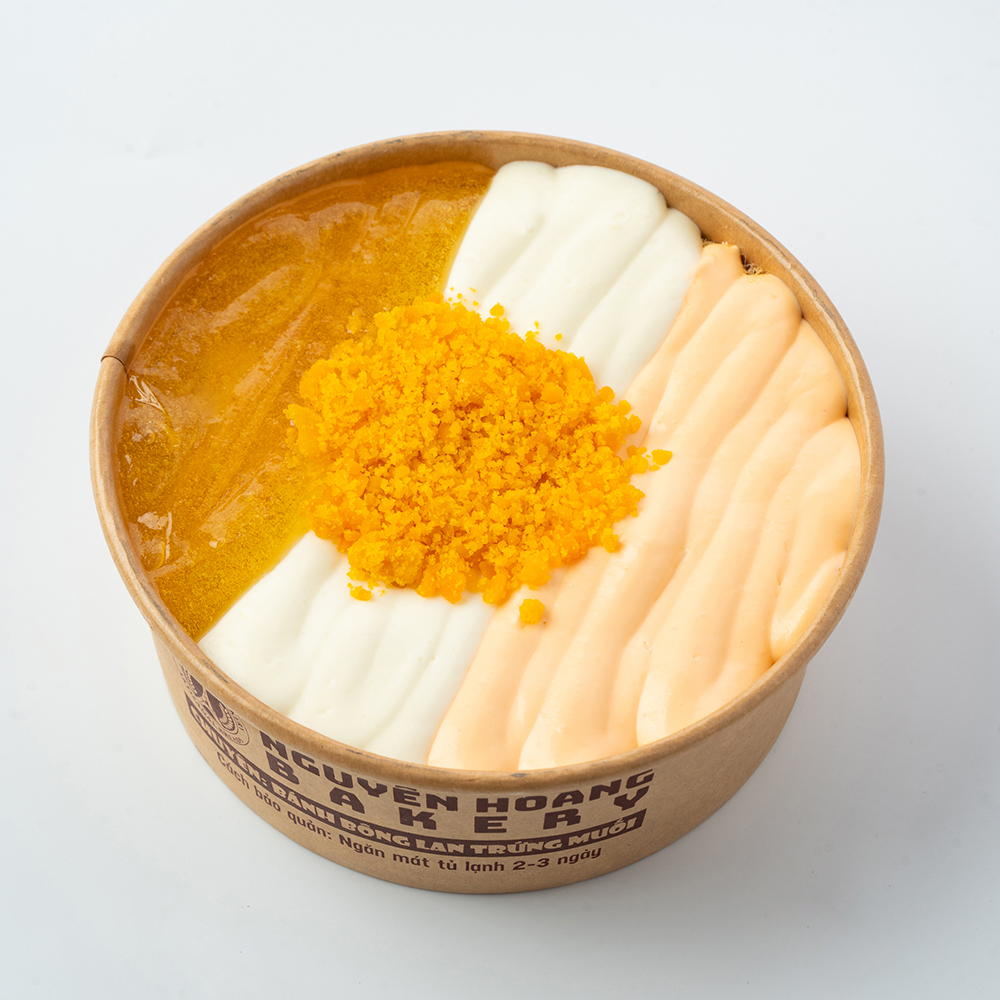 bánh bông lan trứng muối mix 3 vị phô mai, lava, dầu trứng